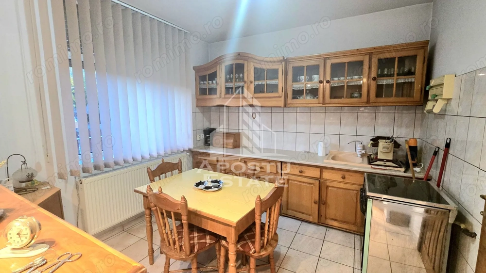 Casa individuala, zona Mehala - Cetatii, teren generos