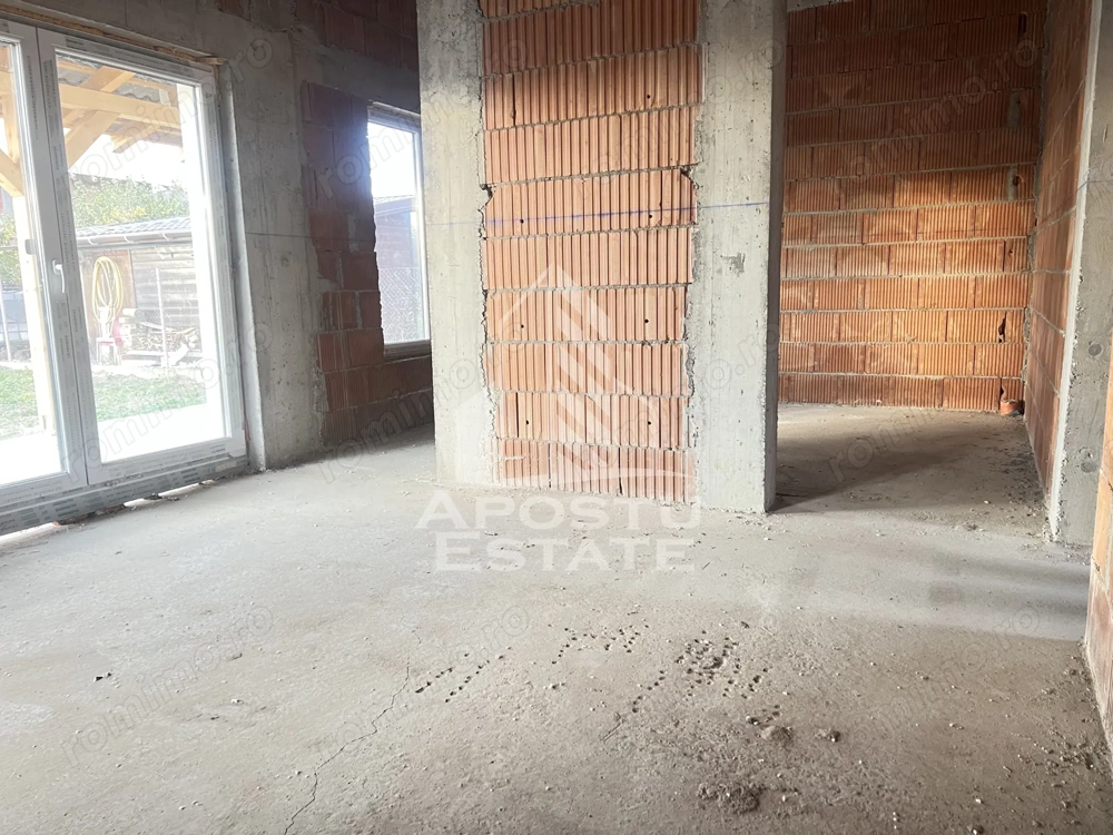 Casa individuala la rosu, teren 700mp, Giarmata