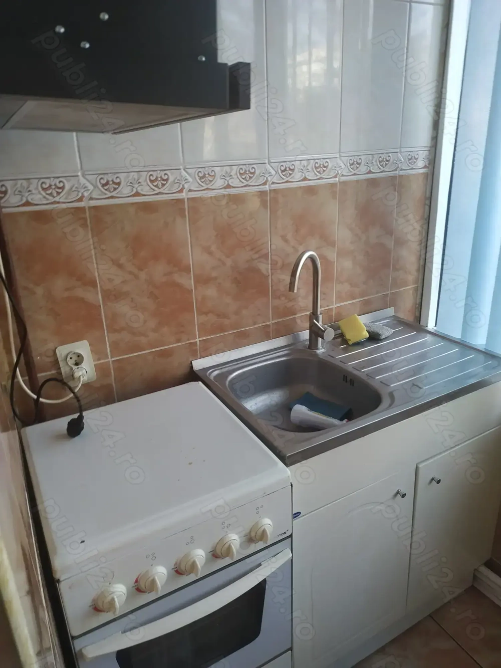 Persoană fizică închiriez apartament 