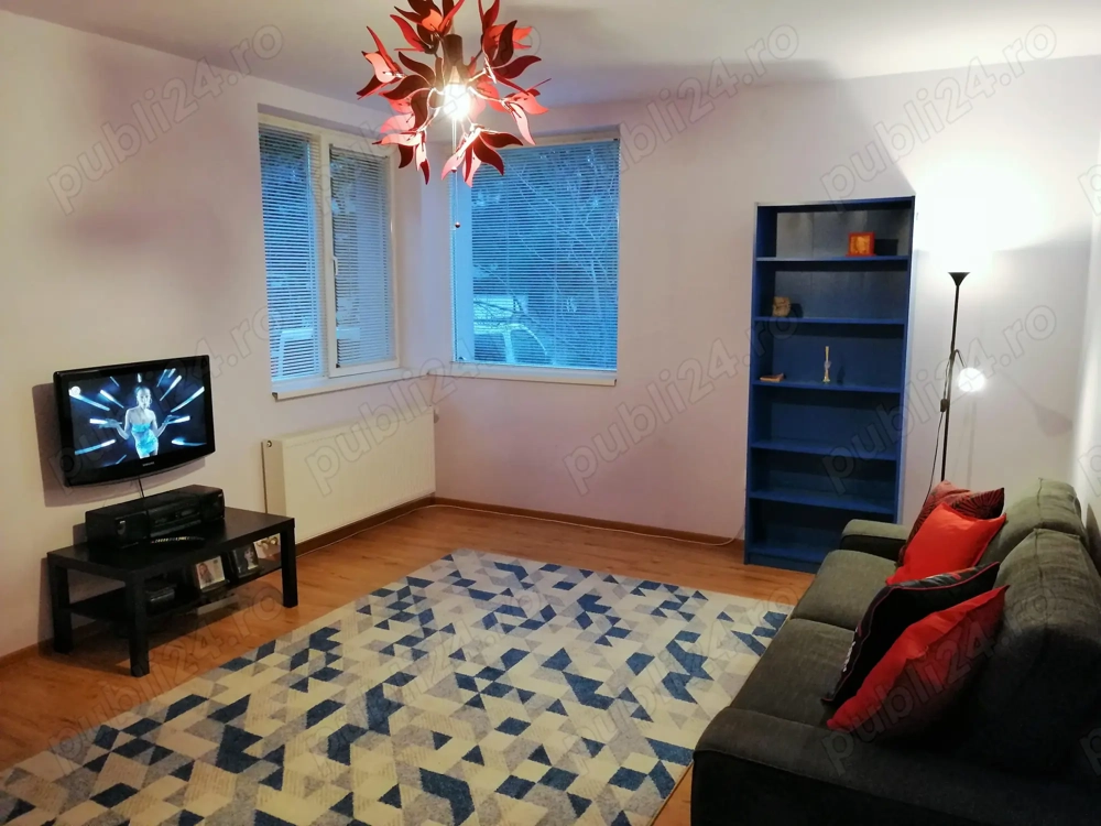 Proprietar, ofer spre închiriere casă cu etaj în Calea Lipovei 