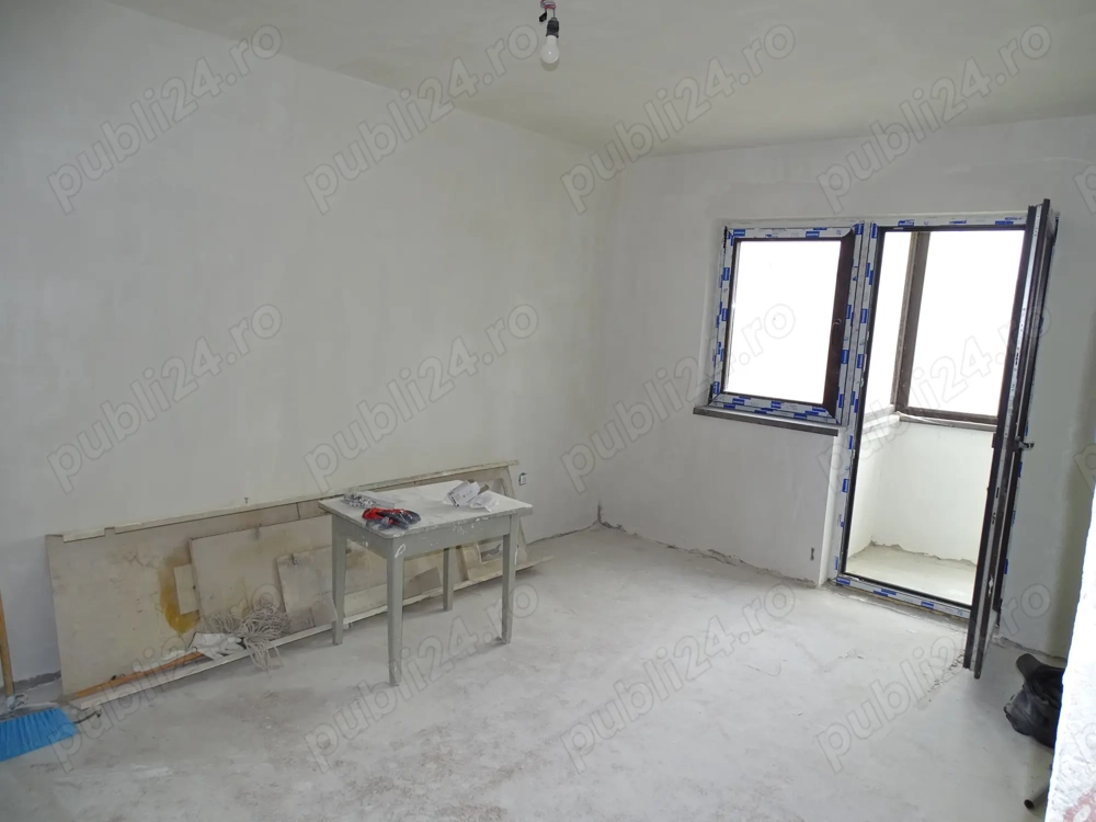 Apartament DECOMANDAT suprafata mare 65 mp de renovat
