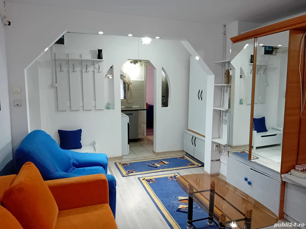 închiriez 2 camere, zona piata centrala