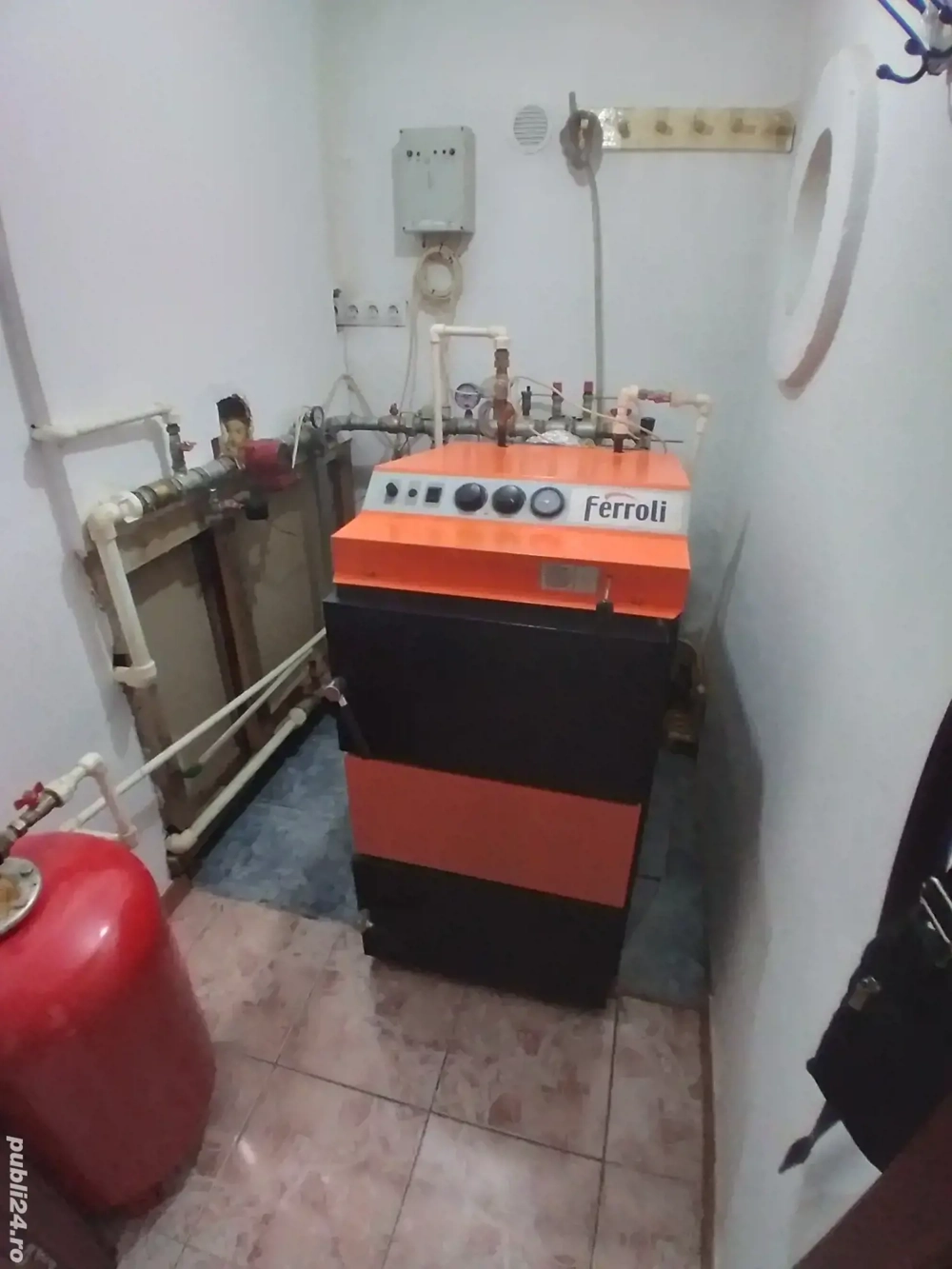 Vand centrala ferroli 98% noua 45kw.