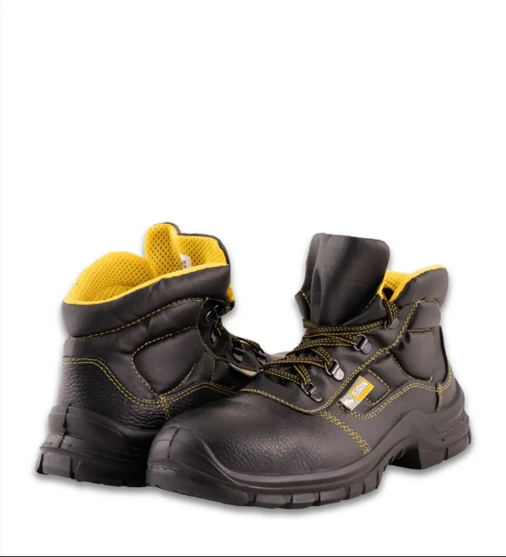 Vand bocanci pentru munca la cutie