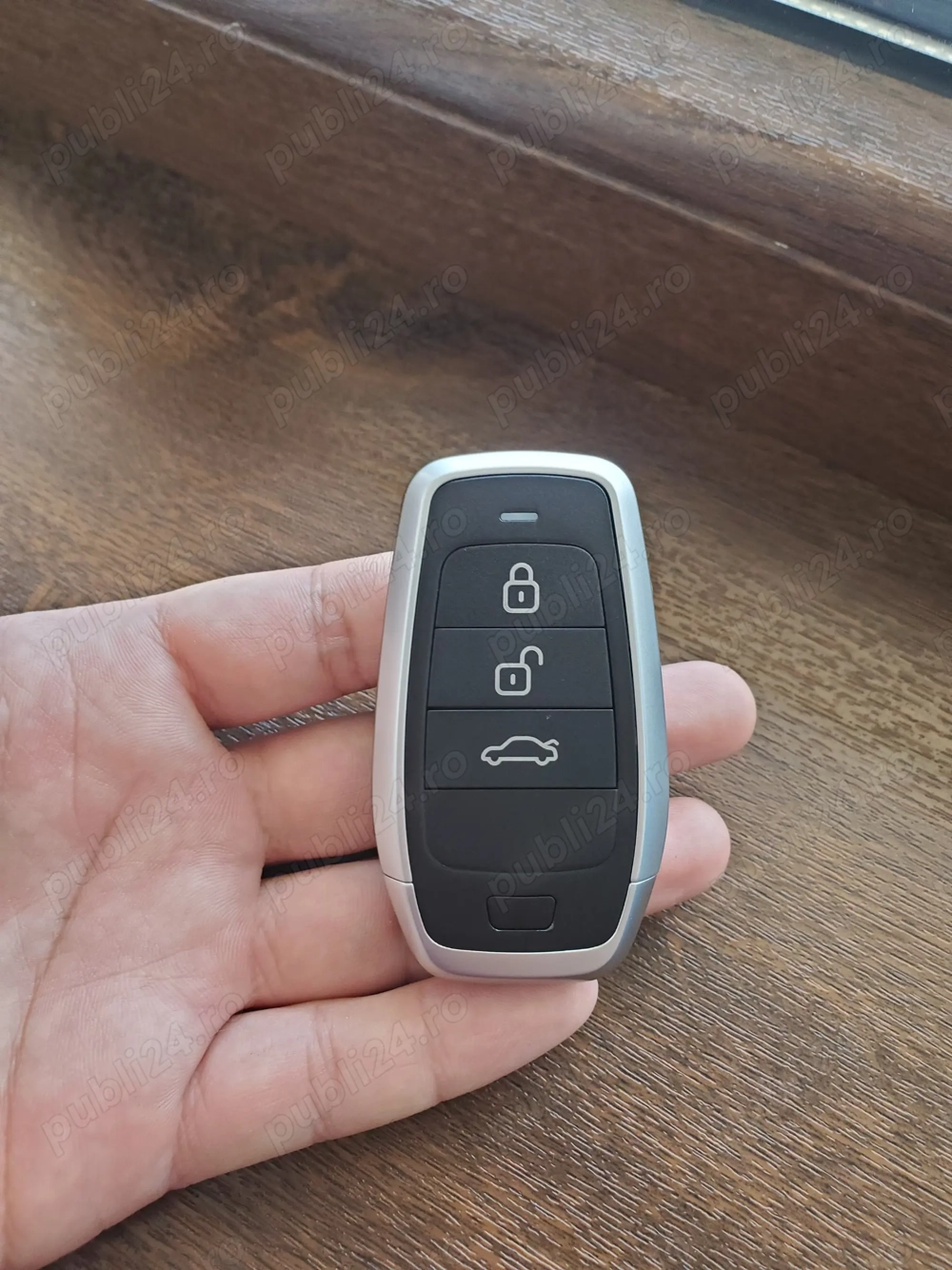 Chei auto Cheie Autel generabila orice model auto 315Mhz / 433Mhz / 868Mhz