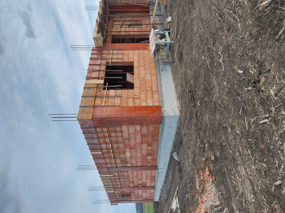 Executam case la roșu, structuri din beton cu cofrajele noastre