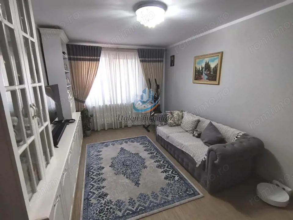 Apartament 3 camere semidecomandat, etaj 2, Darmanesti
