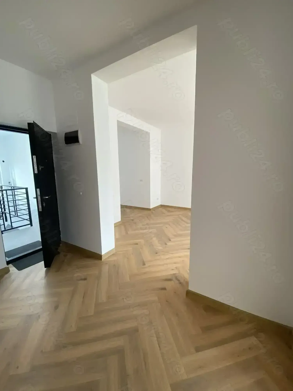 Zona Torontalului,BLOC NOU, Penthouse 3 camere,etaj 3, 2 locuri de parcare incluse,chirie 1000 euro 