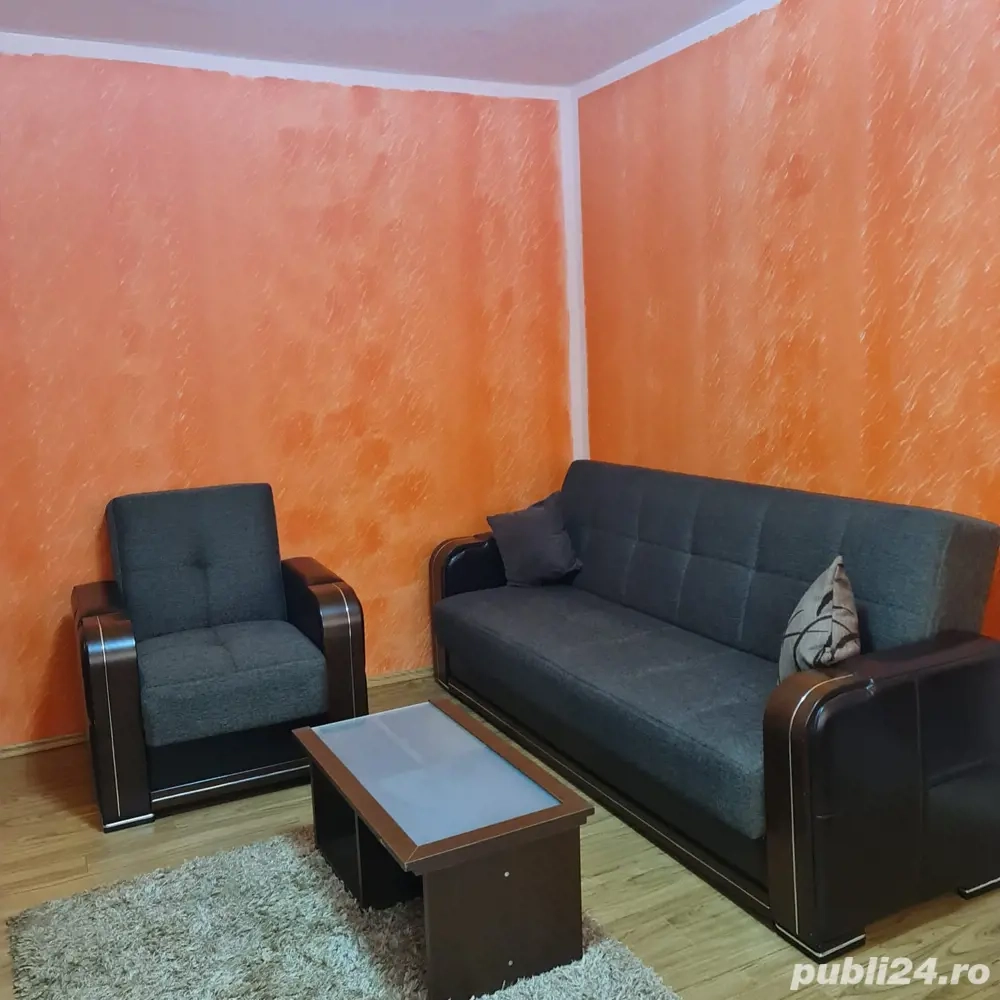 Închiriez apartament Închiriez apartament