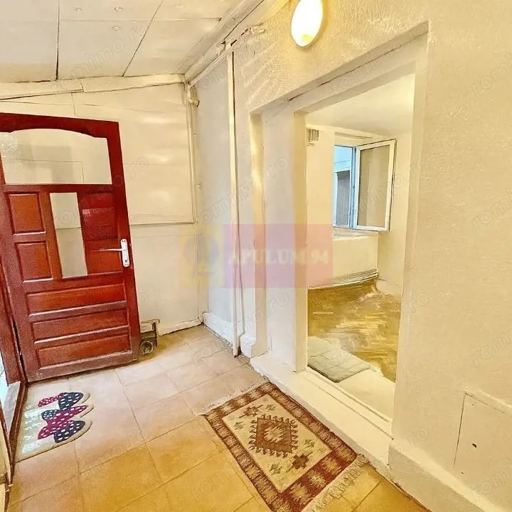 Casă la Piața Romană 2 Camere la Curte pe Strada Nicolae Iorga