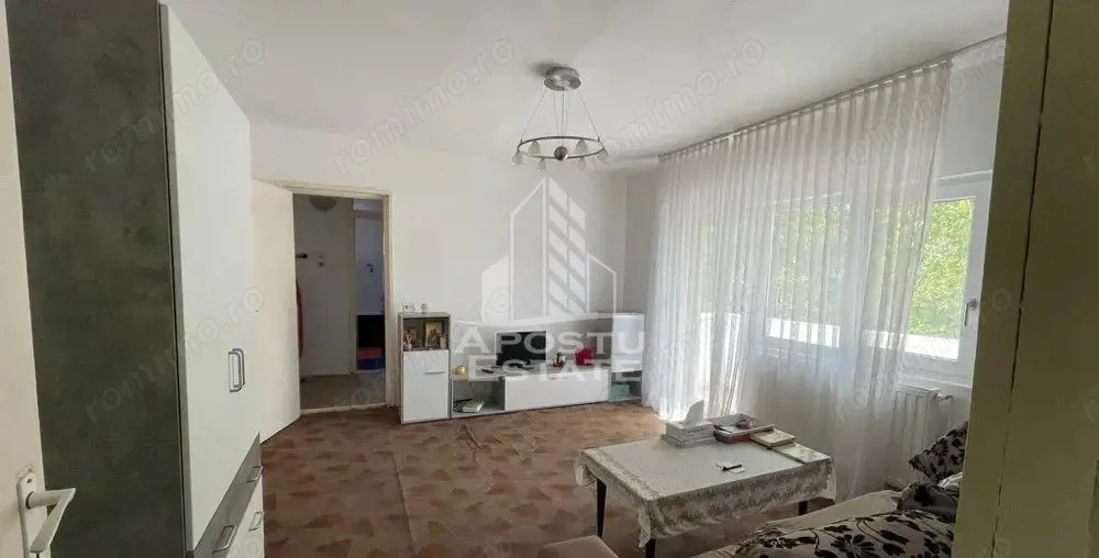 Apartament cu 3 camere, 2 bai, 2 balcoane, etaj intermediar, Soarelui