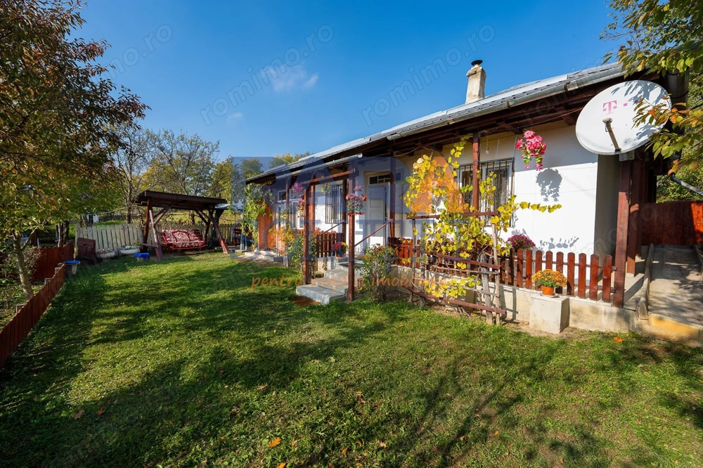 Căsuță frumoasa la țară cu toate condițiile necesare Căsuță frumoasa la țară cu toate condițiile necesare