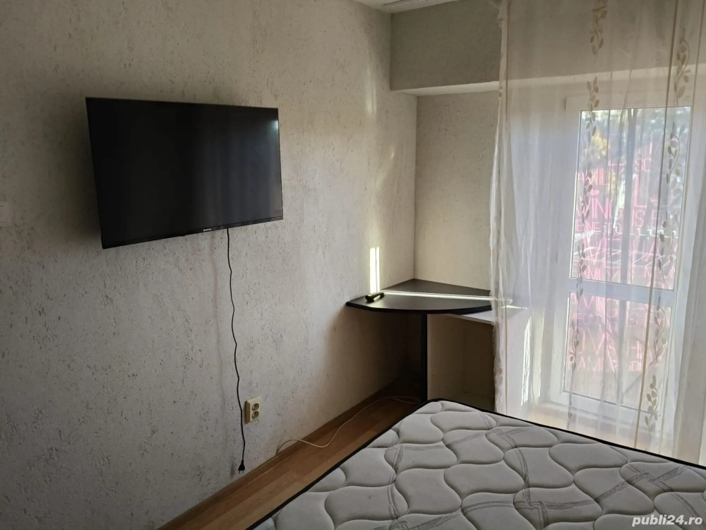 Ap. 1 camera, etaj 3, Piata Centrala