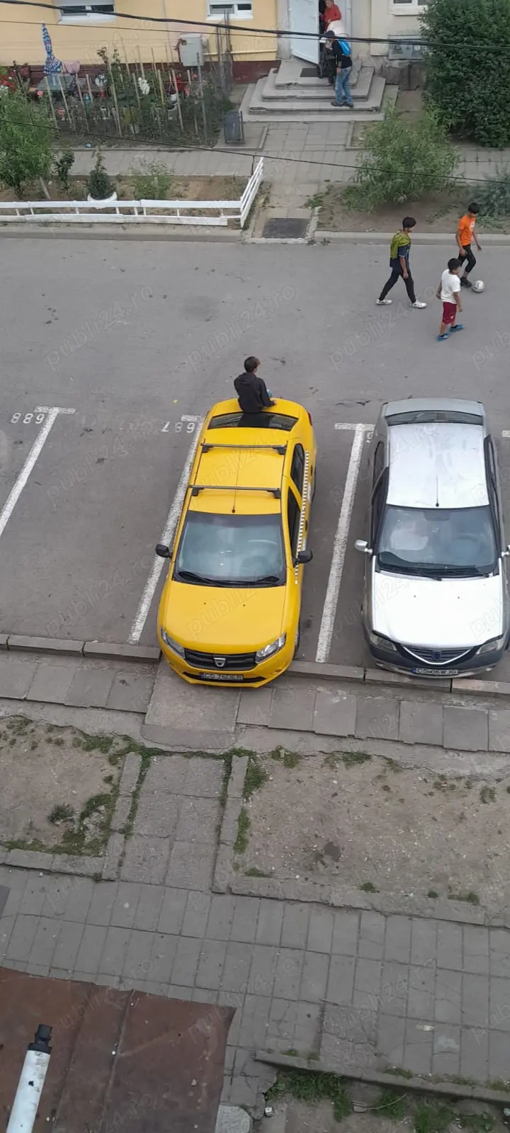 Caut șofer taxi 1 an experiență  Caut șofer taxi 1 an experiență