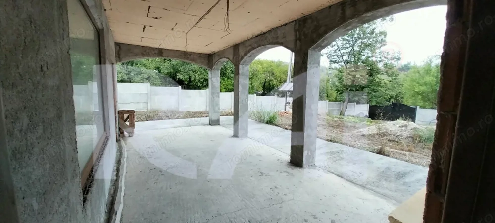 Simnic: casă la roșu, 3 variante de cumpărare!