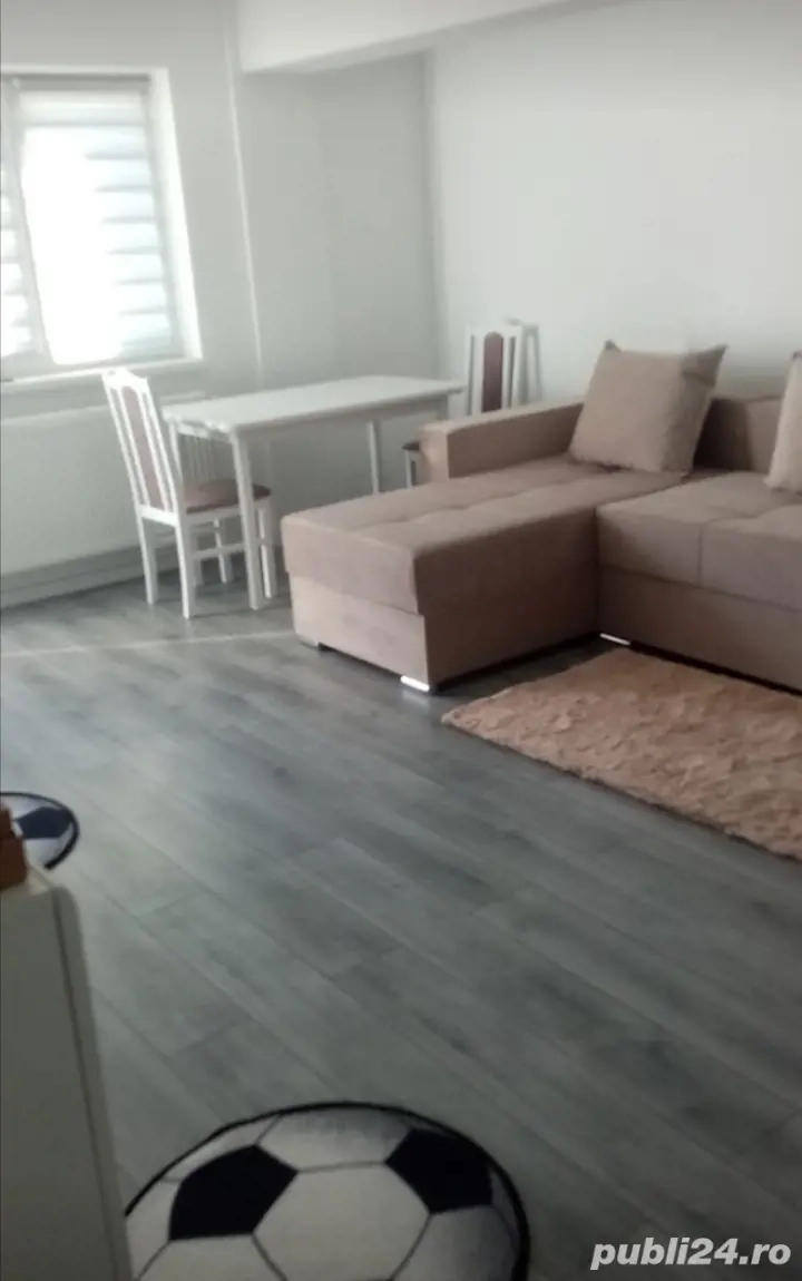 Închiriez garsonieră  Închiriez garsonieră