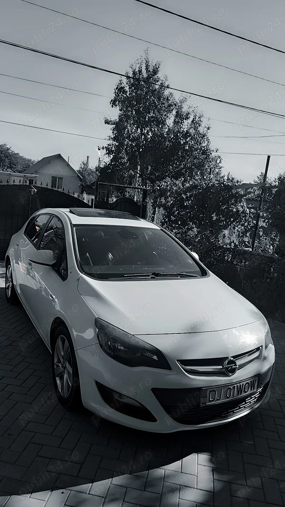 Vând sau schimb Astra j 2013 cu BMW e 90 Vând sau schimb Astra j 2013 cu BMW e 90