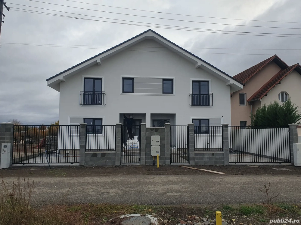 Proprietar Duplex P+M Cochet intrare Remetea - 164.900 Eur