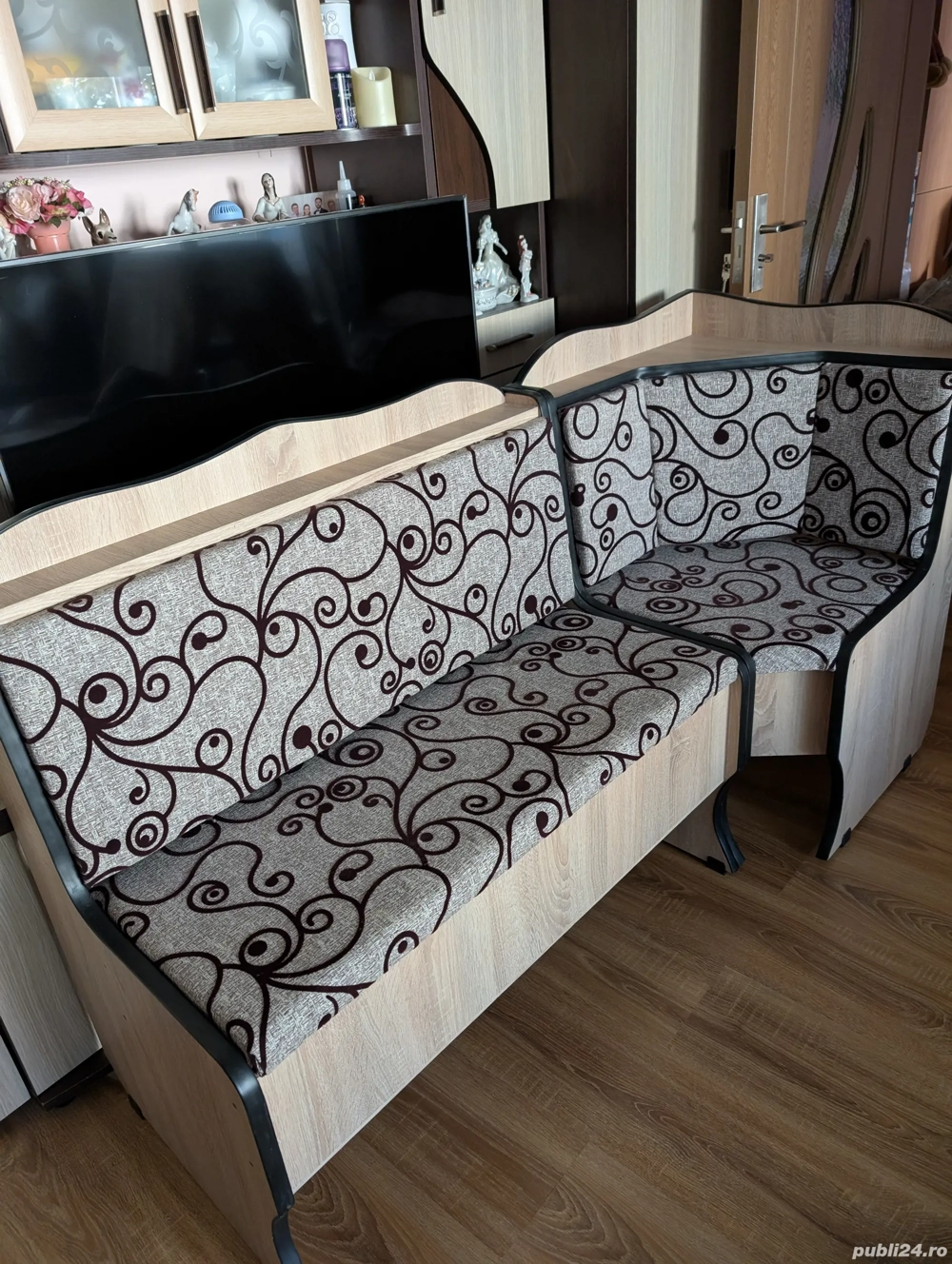 colțar de bucătărie în stare foarte bună.