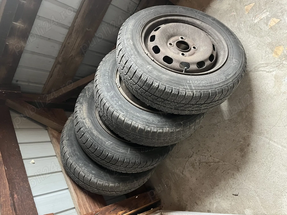 Jante cu cauciucuri de iarnă.