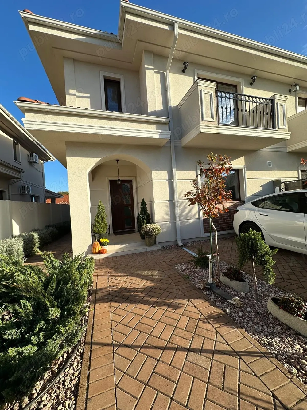 Duplex modern de vânzare   Dumbrăvița, Strada Jiu