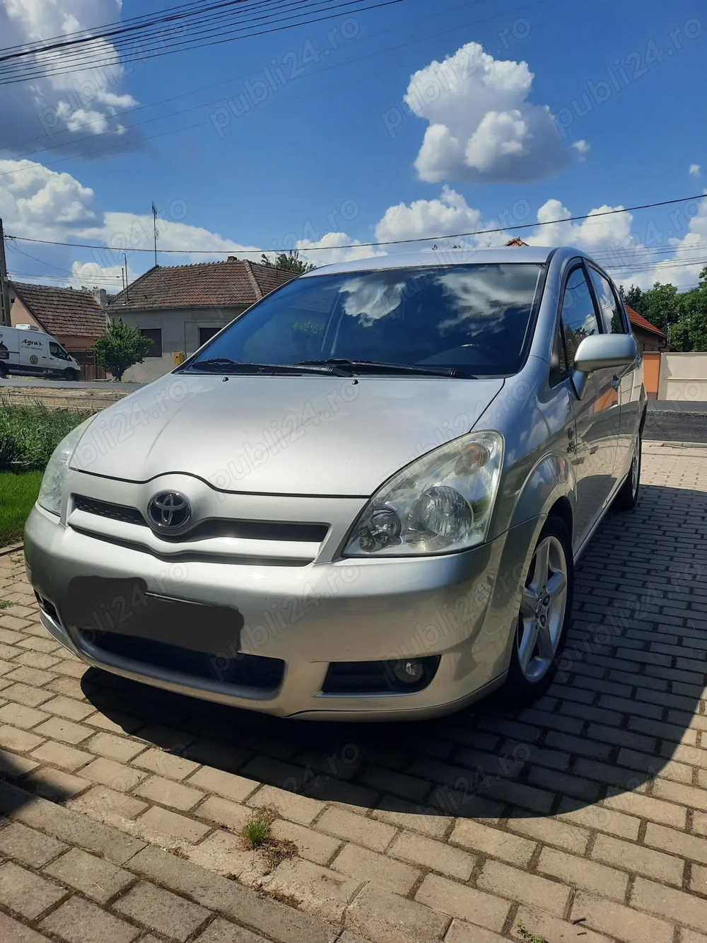Vand Toyota pentru piese 