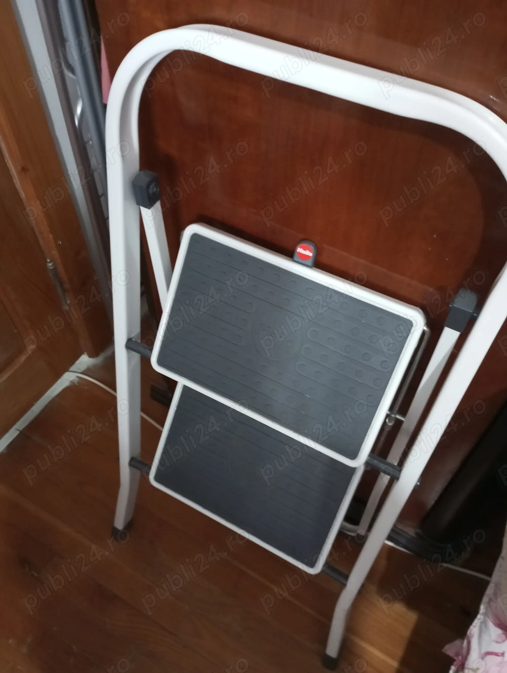 Scară cu două trepte 