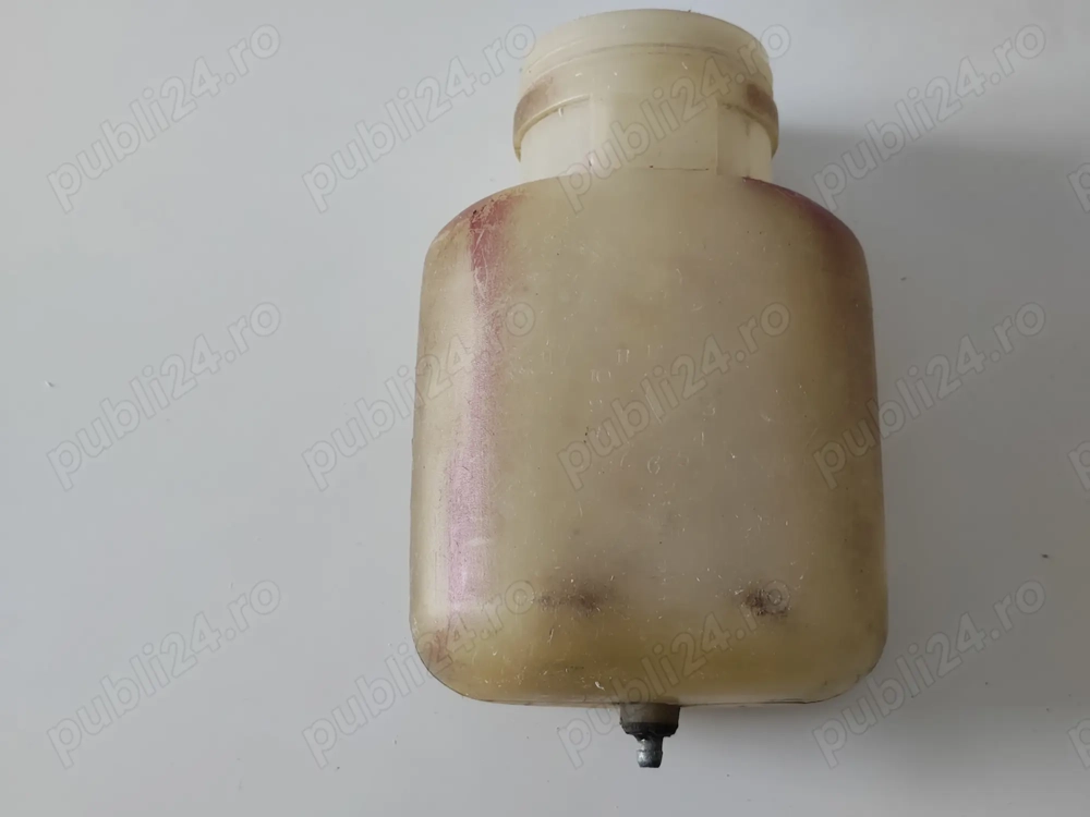 Vand vas lichid de parbriz, Dacia 1300