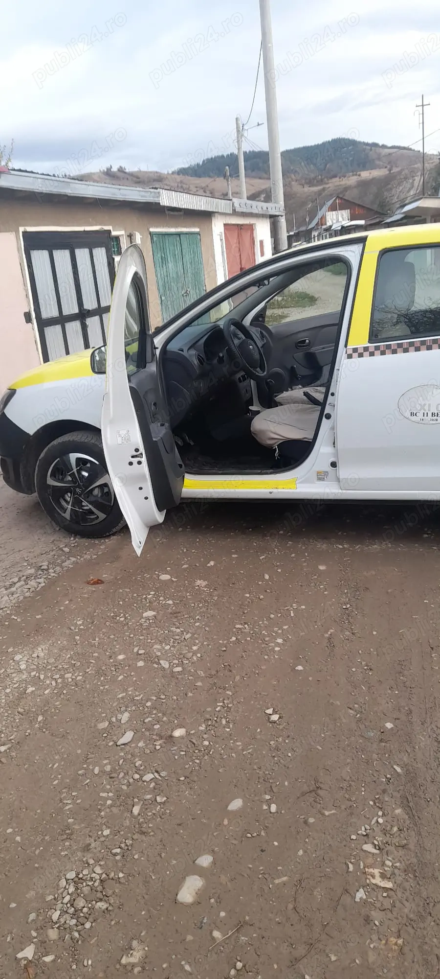 Vând Dacia Logan 2015