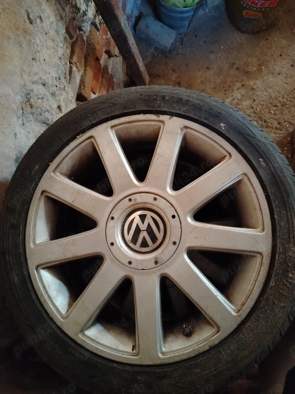 Vând cauciuri în stare bună