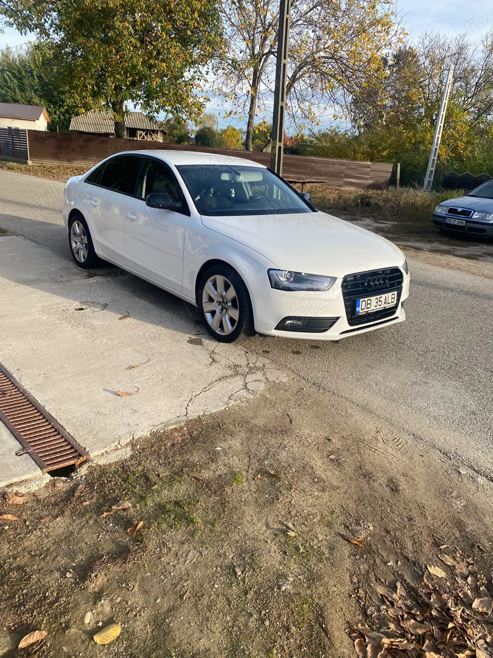 Vând Audi A4 B8 2013  Vând Audi A4 B8 2013