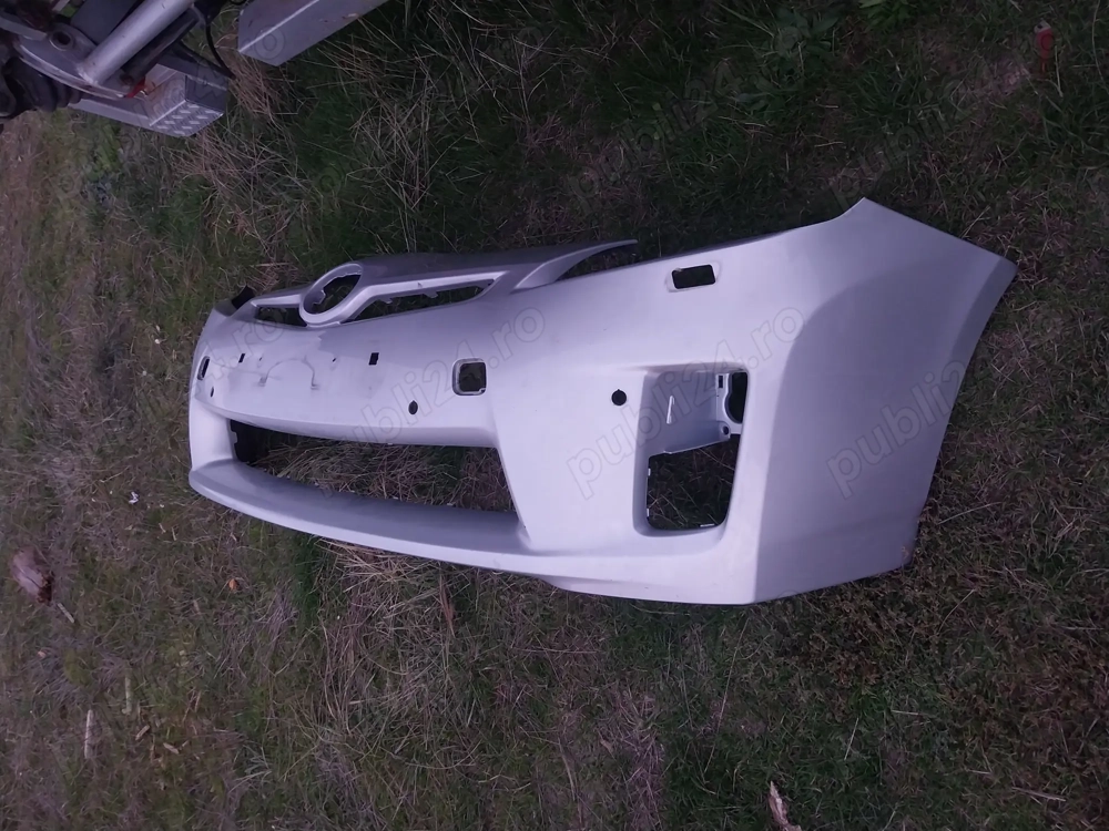 Bara fata Toyota Prius model 2012