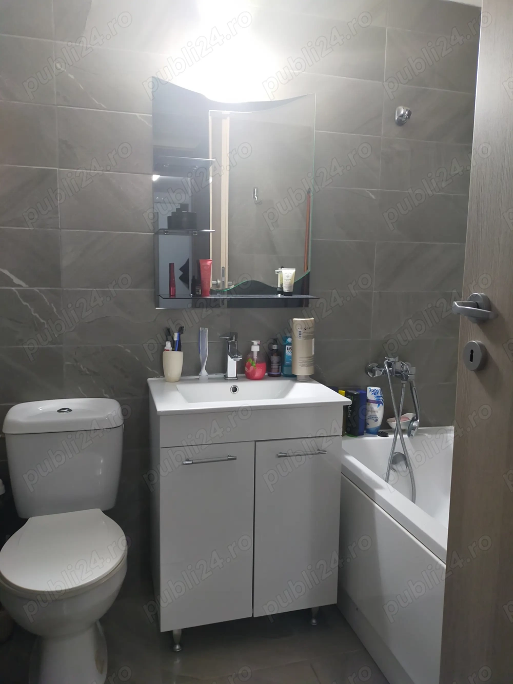 De închiriat apartament 2 camere