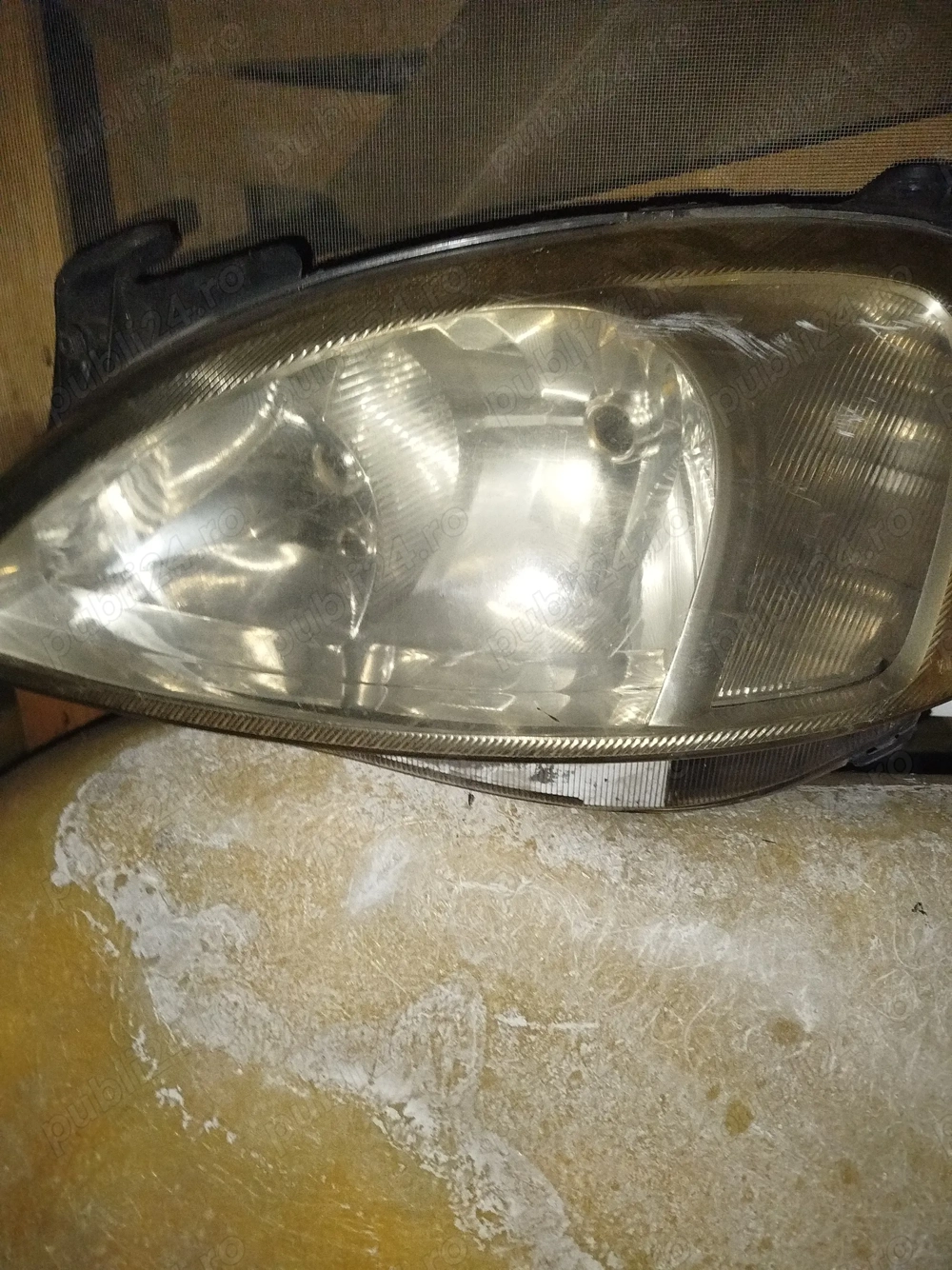 far stânga Opel corsa 