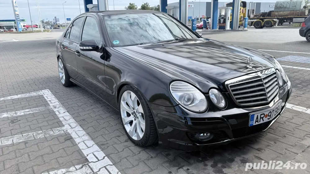 Mercedes E-Class 