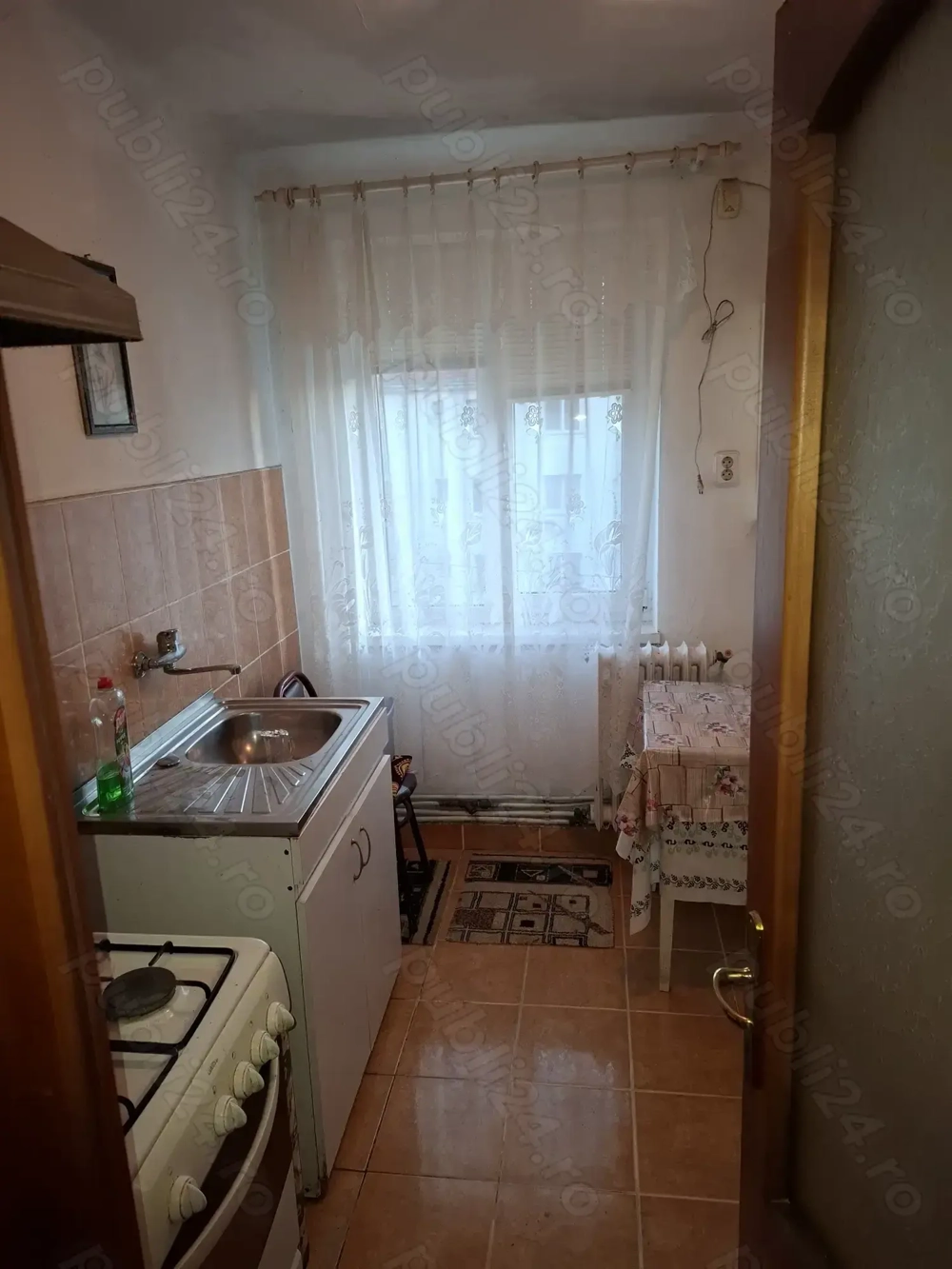Vând apartament 3 camere, 3 3, șarpantă, boxă, zonă ultracentrală Vând apartament 3 camere, 3 3, șarpantă, boxă, zonă ultracentrală