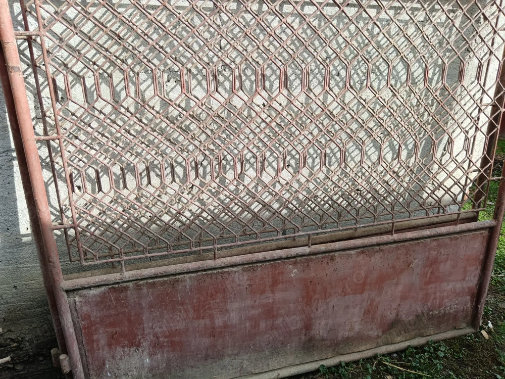 Vând porți de fier