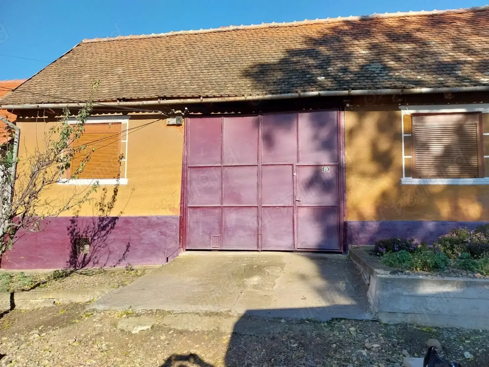 Vand casa de locuit in comuna Buteni, judetul Arad Vand casa de locuit in comuna Buteni, judetul Arad