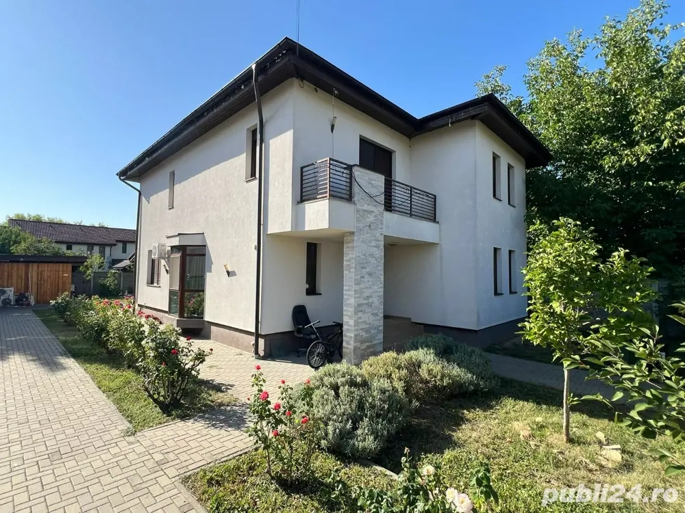 Vilă modernă și spațioasă cu grădină   Giroc, la intrare în Timișoara