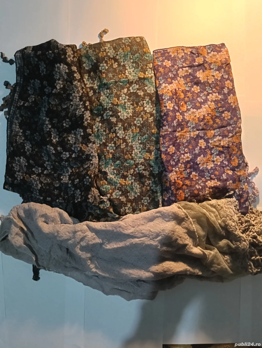 Patru eșarfe elegante,mix de materiale