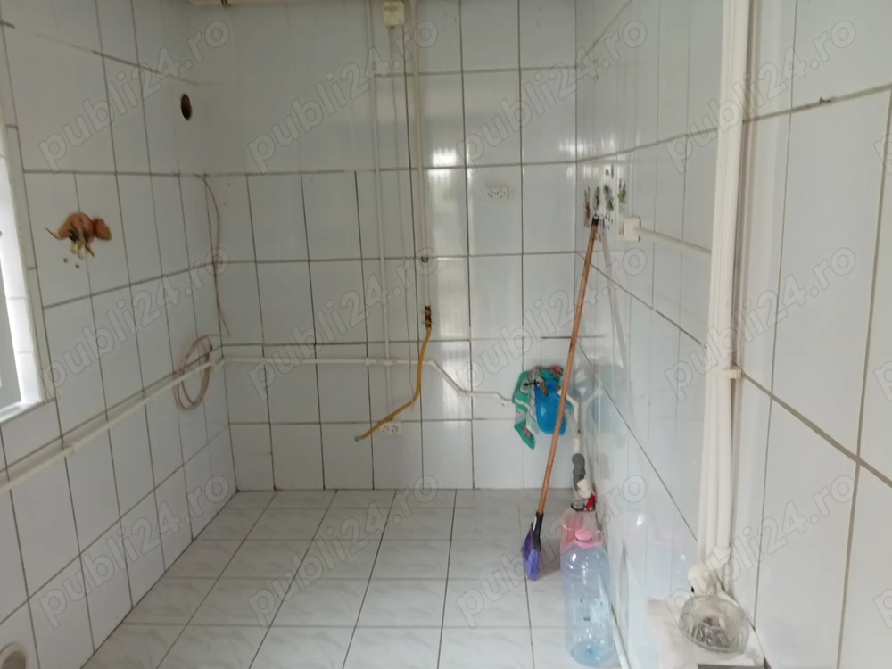 Vind garsonieră Mangalia 28Mp situată într-o vilă de apartamente și garsoniere Et2 str. Țepeș Vodă 