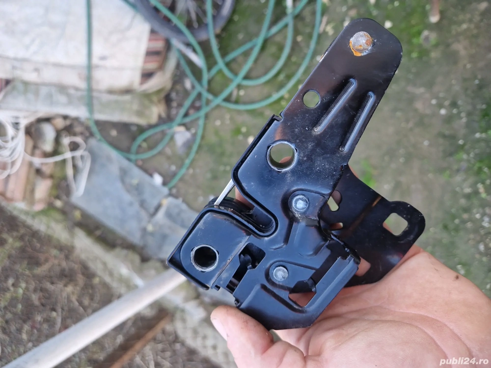 Incuietoare capota Audi A4 Incuietoare capota Audi A4