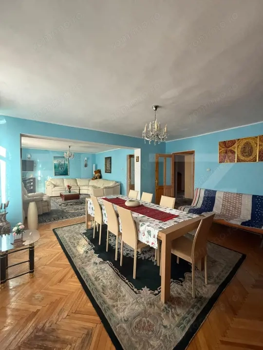 Apartament spatios in vila, 6 camere, 235 mp, zona Grivita