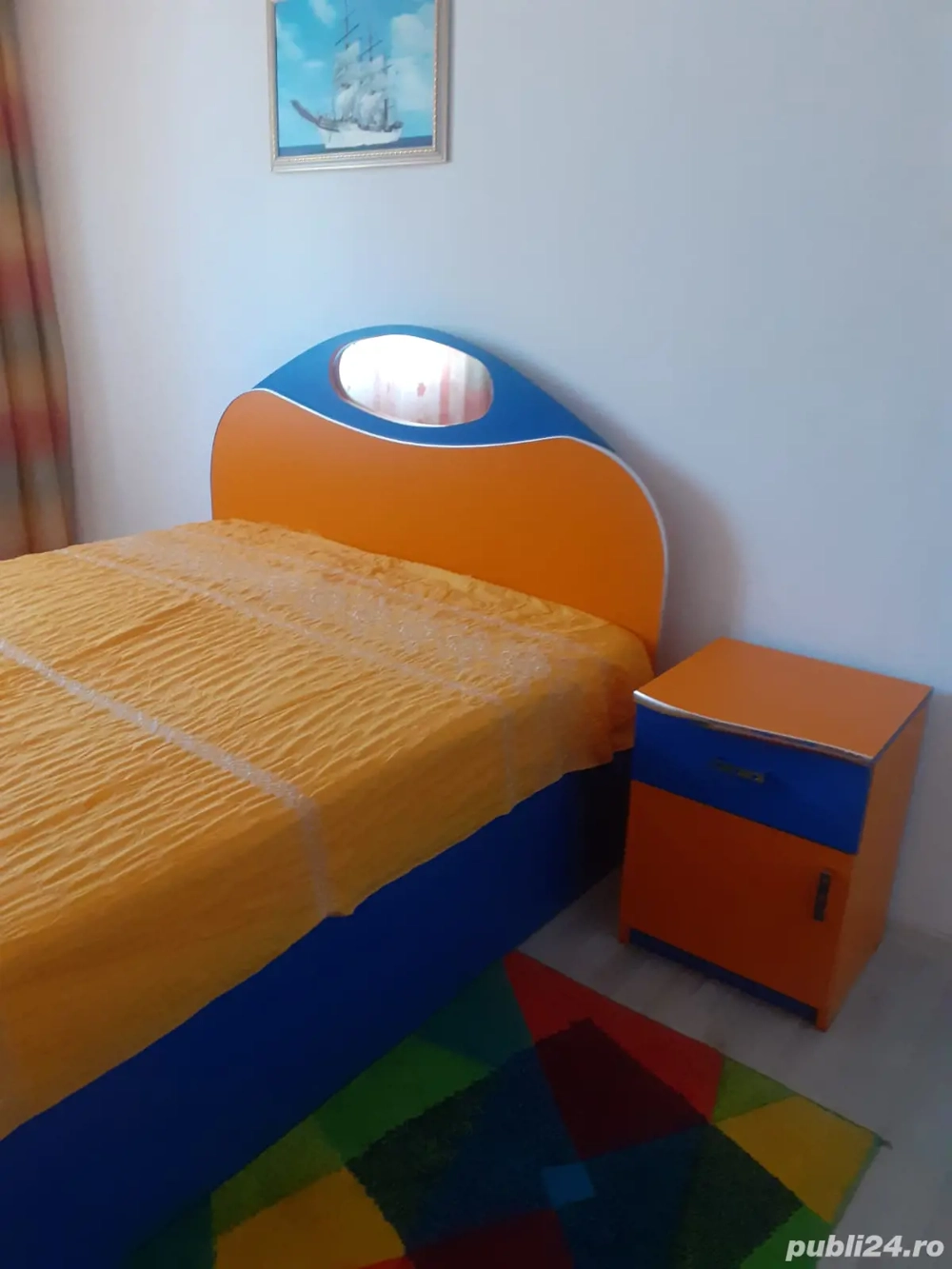 închiriez apartament 