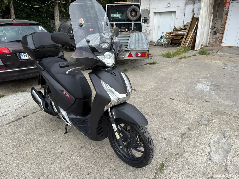 Honda SH 125i Abs 12 cp an 2016 Honda SH 125i Abs 12 cp an 2016