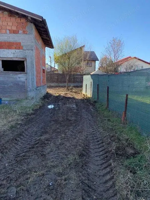 Casa la rosu, P+1+M,teren 970m2, Putul lui Olteni,Clinceni, jud Ilfov