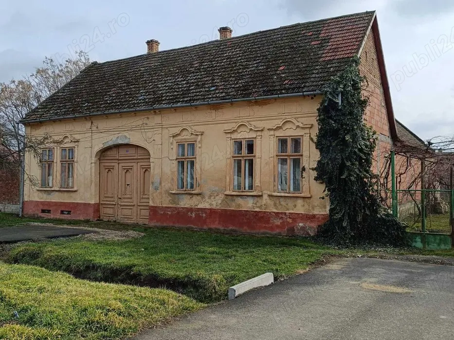 Vind casa cu gradina  Vind casa cu gradina