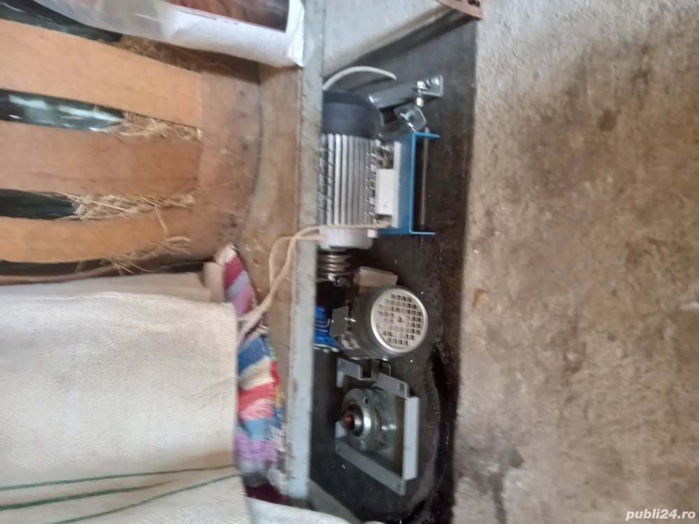 vând motoare electrice