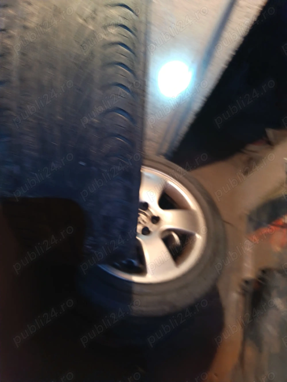 Vând 4buc.jenti VW golf4 aliaj,cu anvelope de vară 