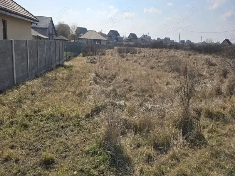 Teren intravilan Sag-642 mp cu utilitati-front stradal 21 m plata in rate!